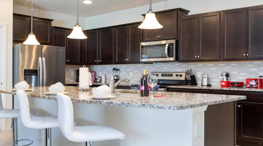 KISSIMMEE, Florida 34747, 5 Bedrooms Bedrooms, ,4 BathroomsBathrooms,Residential,For Sale,DUBAI,0,MFRO6398120