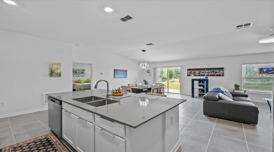 DAVENPORT, Florida 33837, 3 Bedrooms Bedrooms, ,2 BathroomsBathrooms,Residential,For Sale,DARING,0,MFRO6398297