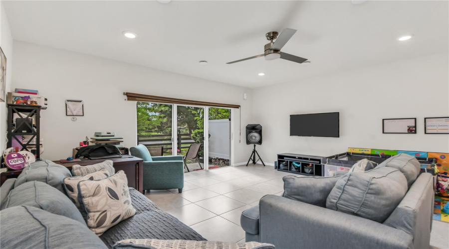 KISSIMMEE, Florida 34746, 3 Bedrooms Bedrooms, ,2 BathroomsBathrooms,Residential,For Sale,BUENA VIEW,0,MFRS5147668