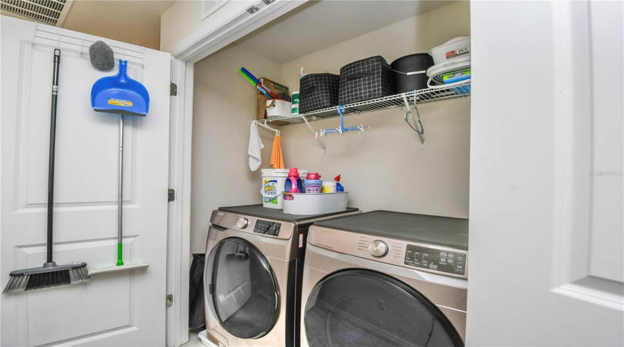 KISSIMMEE, Florida 34746, 3 Bedrooms Bedrooms, ,2 BathroomsBathrooms,Residential,For Sale,BUENA VIEW,0,MFRS5147668