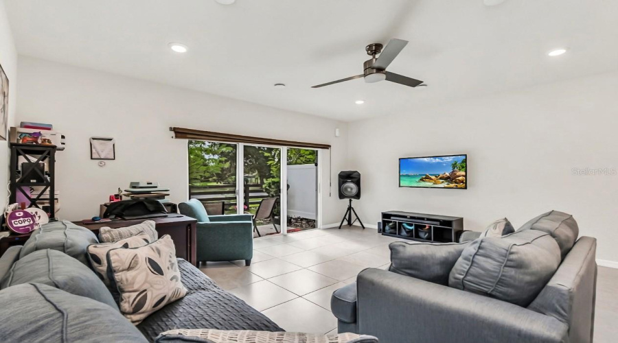 KISSIMMEE, Florida 34746, 3 Bedrooms Bedrooms, ,2 BathroomsBathrooms,Residential,For Sale,BUENA VIEW,0,MFRS5147668