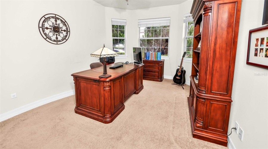 Fourth bedroom used as a office