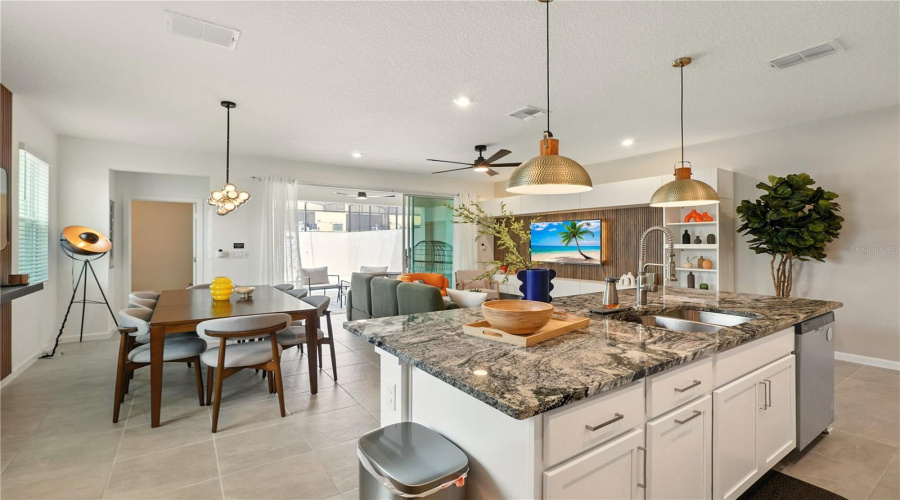 KISSIMMEE, Florida 34747, 6 Bedrooms Bedrooms, ,4 BathroomsBathrooms,Residential,For Sale,ZABALLINA,0,MFRS5147524