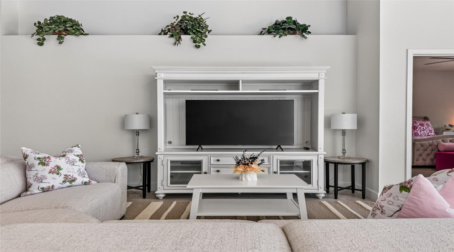 DAVENPORT, Florida 33897, 4 Bedrooms Bedrooms, ,3 BathroomsBathrooms,Residential,For Sale,CALABAY PARC,0,MFRS5138402