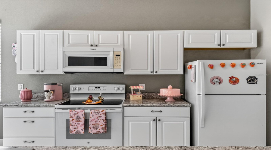 DAVENPORT, Florida 33897, 4 Bedrooms Bedrooms, ,3 BathroomsBathrooms,Residential,For Sale,CALABAY PARC,0,MFRS5138402