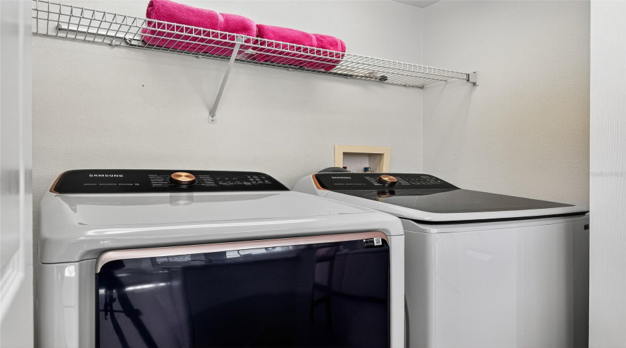 DAVENPORT, Florida 33897, 4 Bedrooms Bedrooms, ,3 BathroomsBathrooms,Residential,For Sale,CALABAY PARC,0,MFRS5138402