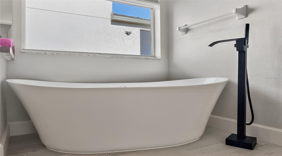 DAVENPORT, Florida 33897, 4 Bedrooms Bedrooms, ,3 BathroomsBathrooms,Residential,For Sale,CALABAY PARC,0,MFRS5138402