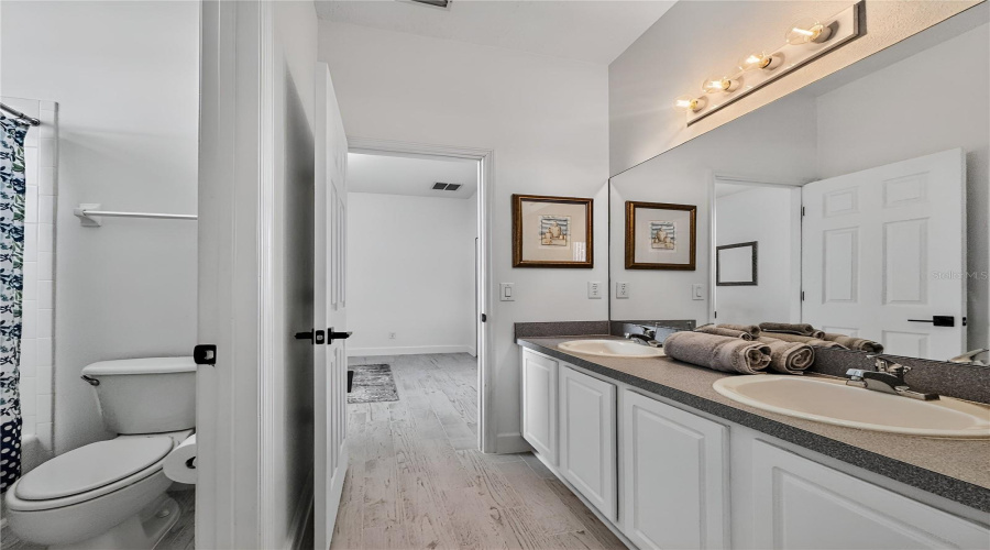 DAVENPORT, Florida 33897, 4 Bedrooms Bedrooms, ,3 BathroomsBathrooms,Residential,For Sale,CALABAY PARC,0,MFRS5138402