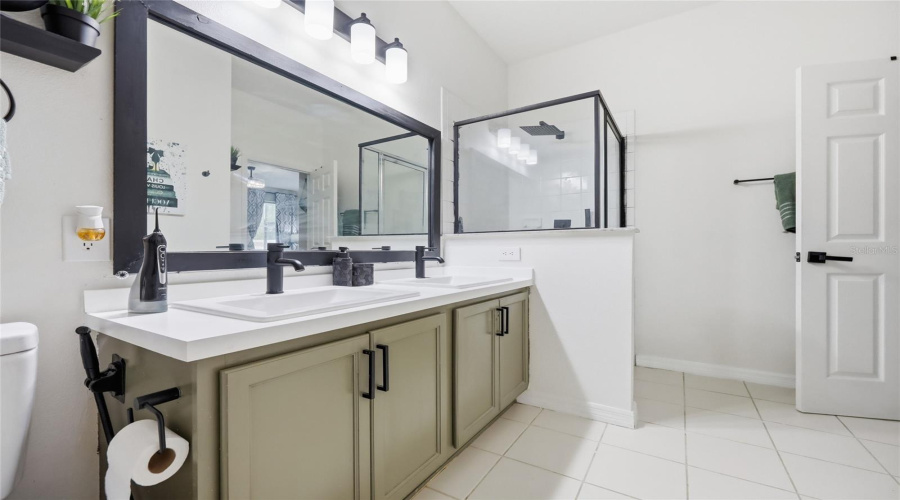 DAVENPORT, Florida 33897, 4 Bedrooms Bedrooms, ,3 BathroomsBathrooms,Residential,For Sale,ALDRIDGE,0,MFRL4961030