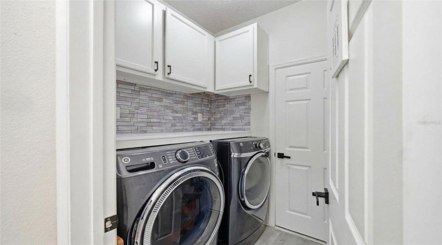 DAVENPORT, Florida 33897, 4 Bedrooms Bedrooms, ,3 BathroomsBathrooms,Residential,For Sale,ALDRIDGE,0,MFRL4961030