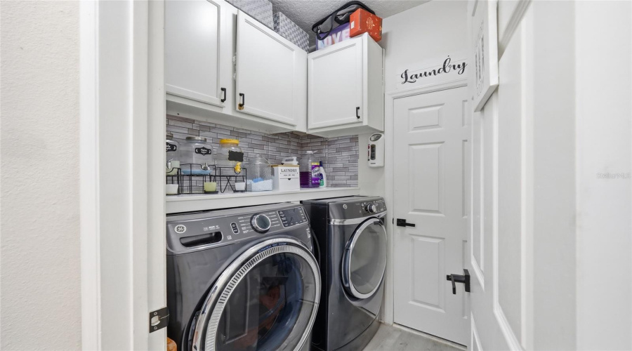 DAVENPORT, Florida 33897, 4 Bedrooms Bedrooms, ,3 BathroomsBathrooms,Residential,For Sale,ALDRIDGE,0,MFRL4961030