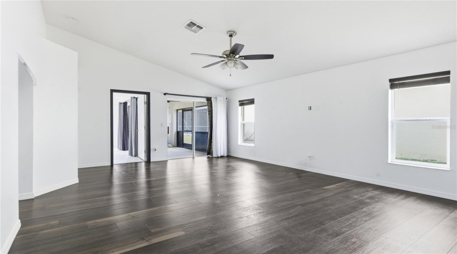 DAVENPORT, Florida 33837, 3 Bedrooms Bedrooms, ,2 BathroomsBathrooms,Residential,For Sale,VICTORY,0,MFRO6398342