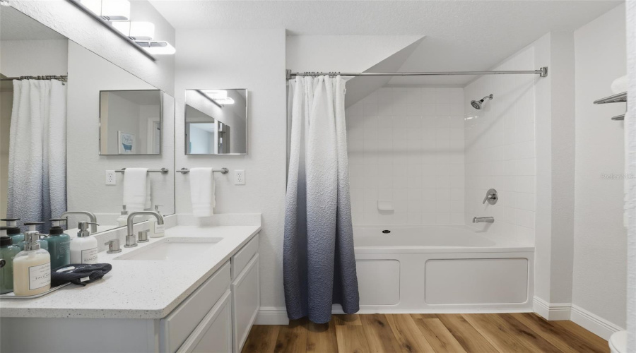 KISSIMMEE, Florida 34746, 4 Bedrooms Bedrooms, ,3 BathroomsBathrooms,Residential,For Sale,LODI,0,MFRO6344050