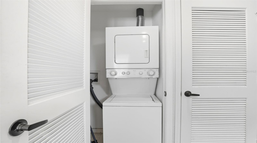 KISSIMMEE, Florida 34746, 4 Bedrooms Bedrooms, ,3 BathroomsBathrooms,Residential,For Sale,LODI,0,MFRO6344050