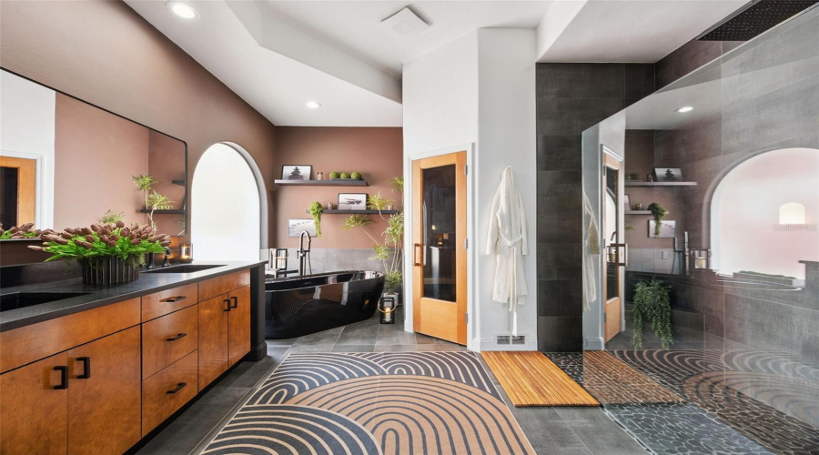 Primary En Suite Bathroom