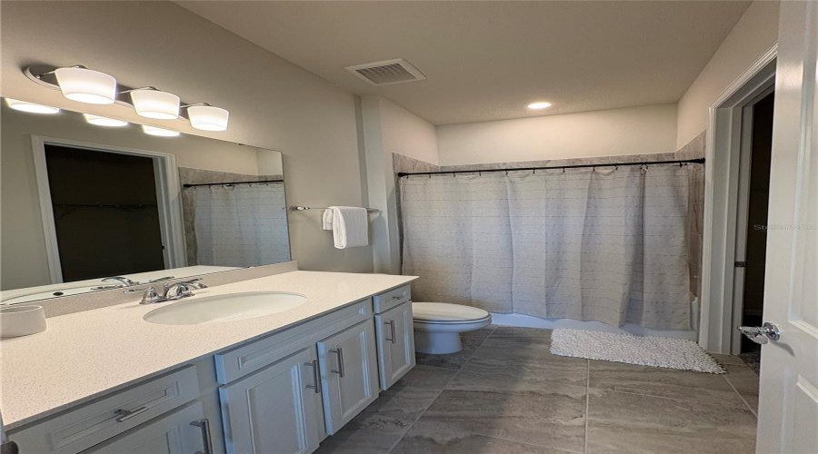 ORLANDO, Florida 32836, 5 Bedrooms Bedrooms, ,4 BathroomsBathrooms,Residential,For Sale,FENTON,0,MFRO6398478