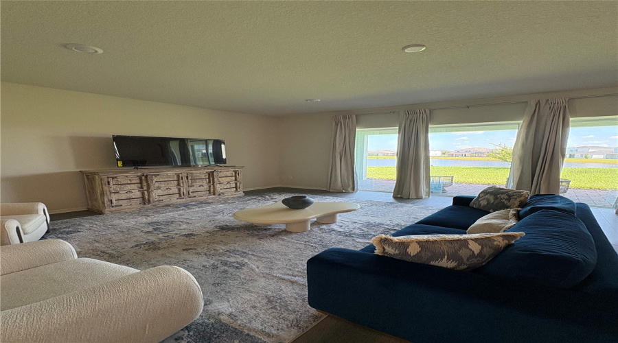 ORLANDO, Florida 32836, 5 Bedrooms Bedrooms, ,4 BathroomsBathrooms,Residential,For Sale,FENTON,0,MFRO6398478