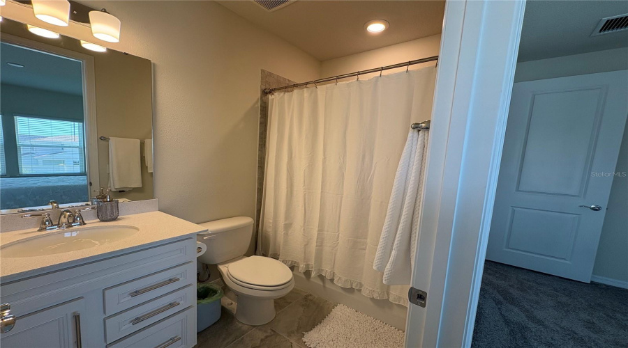 ORLANDO, Florida 32836, 5 Bedrooms Bedrooms, ,4 BathroomsBathrooms,Residential,For Sale,FENTON,0,MFRO6398478