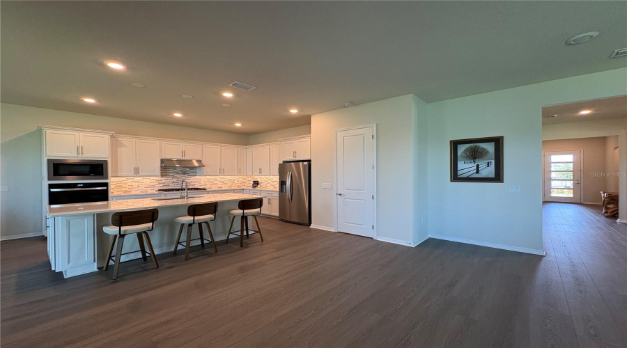 ORLANDO, Florida 32836, 5 Bedrooms Bedrooms, ,4 BathroomsBathrooms,Residential,For Sale,FENTON,0,MFRO6398478