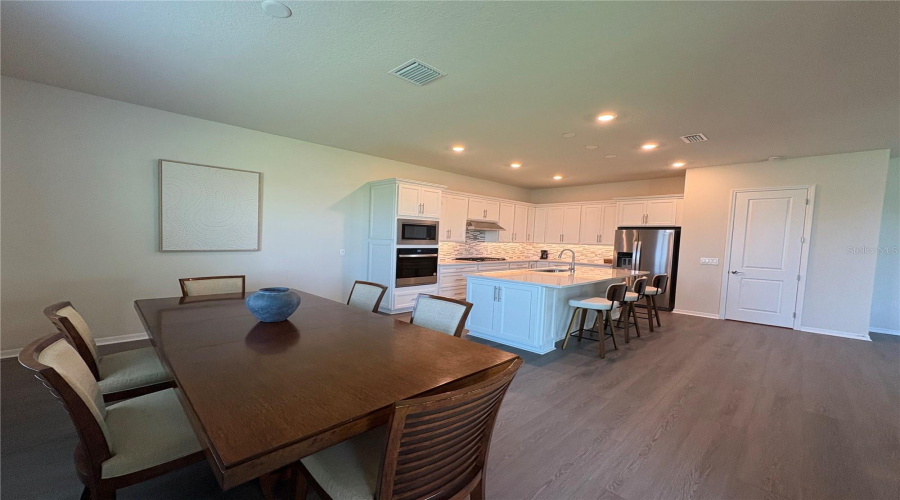 ORLANDO, Florida 32836, 5 Bedrooms Bedrooms, ,4 BathroomsBathrooms,Residential,For Sale,FENTON,0,MFRO6398478