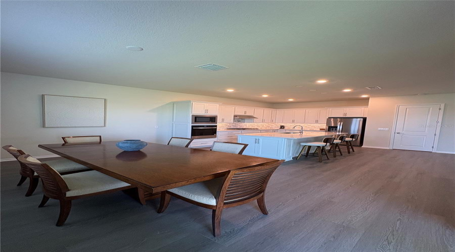 ORLANDO, Florida 32836, 5 Bedrooms Bedrooms, ,4 BathroomsBathrooms,Residential,For Sale,FENTON,0,MFRO6398478