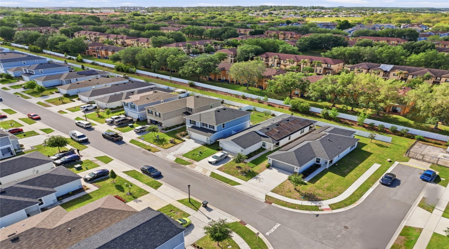 DAVENPORT, Florida 33897, 4 Bedrooms Bedrooms, ,2 BathroomsBathrooms,Residential,For Sale,PAPAYA,0,MFRO6398806