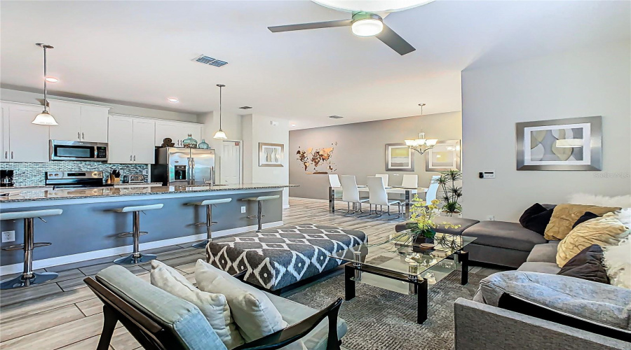 DAVENPORT, Florida 33896, 4 Bedrooms Bedrooms, ,3 BathroomsBathrooms,Residential,For Sale,MOON VALLEY DR,0,MFRO6382342