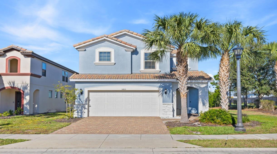 DAVENPORT, Florida 33837, 6 Bedrooms Bedrooms, ,4 BathroomsBathrooms,Residential,For Sale,MISTY OAK,0,MFRO6398522