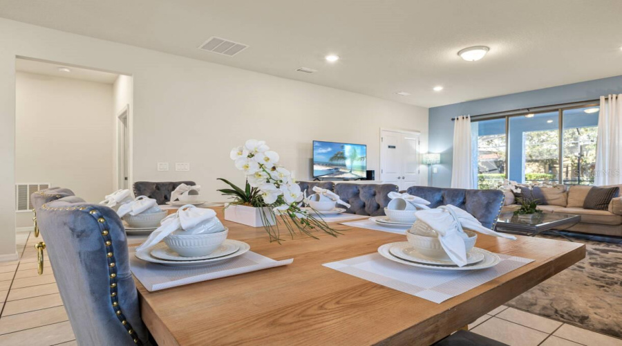 DAVENPORT, Florida 33837, 6 Bedrooms Bedrooms, ,4 BathroomsBathrooms,Residential,For Sale,MISTY OAK,0,MFRO6398522