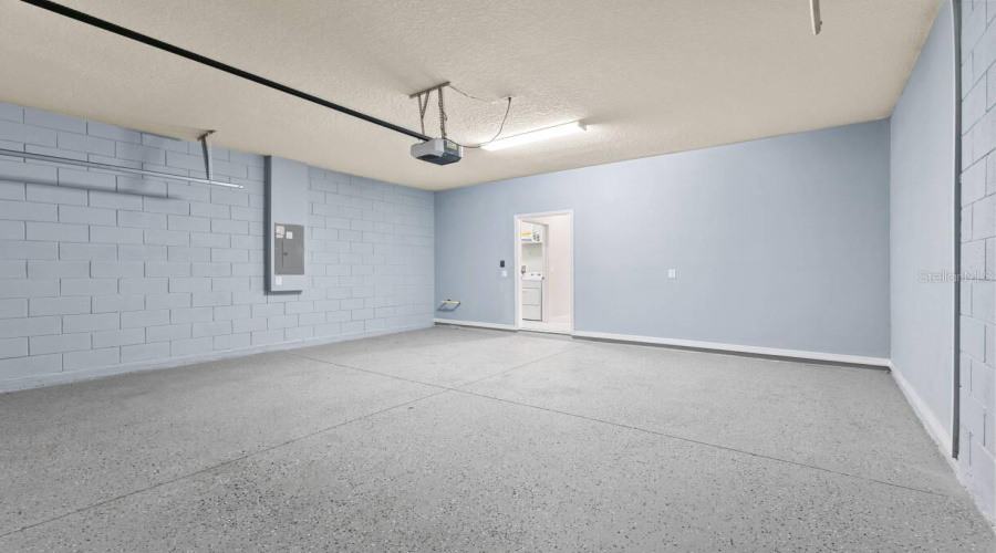 DAVENPORT, Florida 33837, 6 Bedrooms Bedrooms, ,4 BathroomsBathrooms,Residential,For Sale,MISTY OAK,0,MFRO6398522