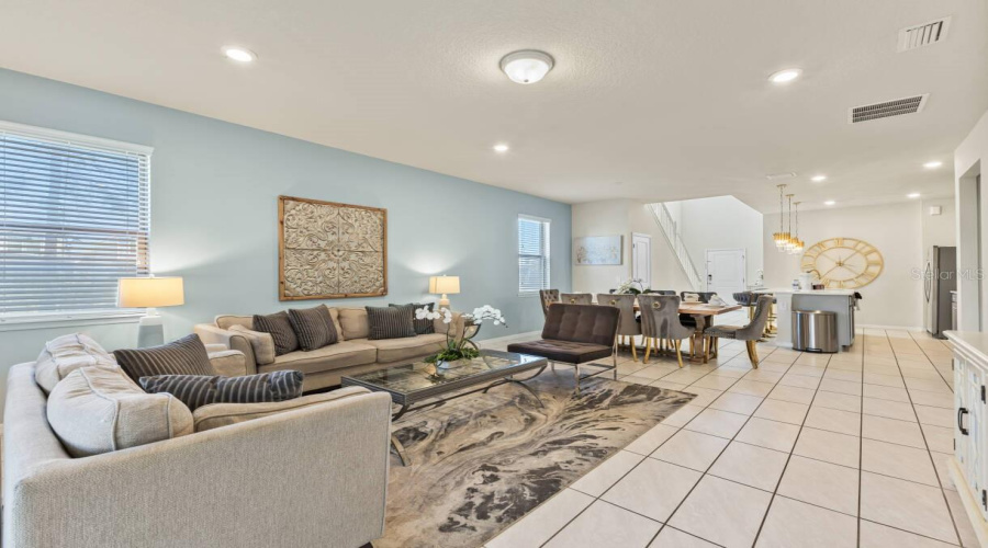 DAVENPORT, Florida 33837, 6 Bedrooms Bedrooms, ,4 BathroomsBathrooms,Residential,For Sale,MISTY OAK,0,MFRO6398522