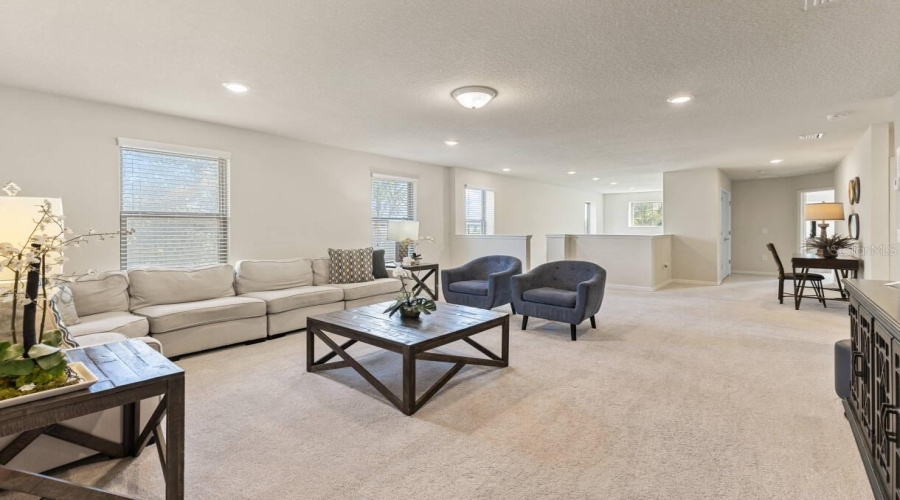 DAVENPORT, Florida 33837, 6 Bedrooms Bedrooms, ,4 BathroomsBathrooms,Residential,For Sale,MISTY OAK,0,MFRO6398522