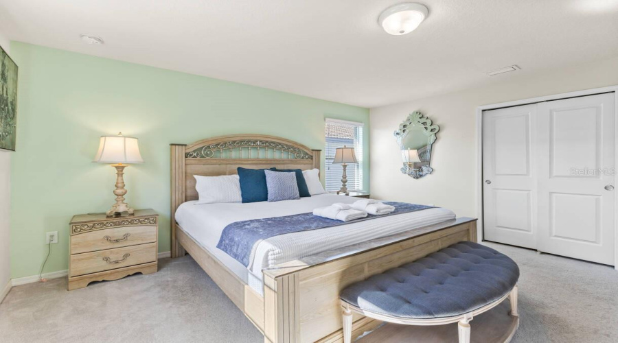 DAVENPORT, Florida 33837, 6 Bedrooms Bedrooms, ,4 BathroomsBathrooms,Residential,For Sale,MISTY OAK,0,MFRO6398522