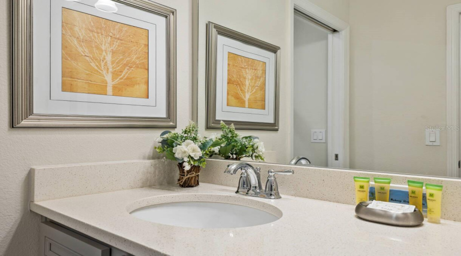 DAVENPORT, Florida 33837, 6 Bedrooms Bedrooms, ,4 BathroomsBathrooms,Residential,For Sale,MISTY OAK,0,MFRO6398522