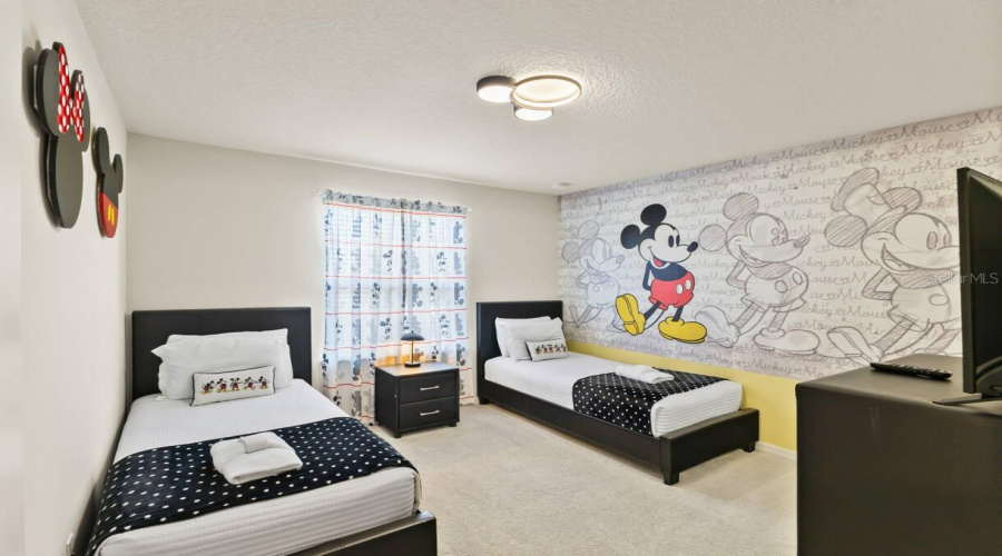 DAVENPORT, Florida 33837, 6 Bedrooms Bedrooms, ,4 BathroomsBathrooms,Residential,For Sale,MISTY OAK,0,MFRO6398522