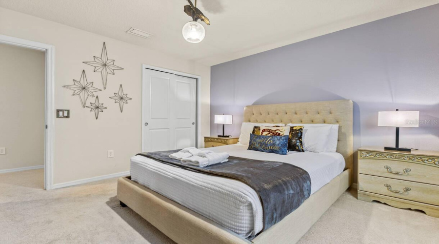 DAVENPORT, Florida 33837, 6 Bedrooms Bedrooms, ,4 BathroomsBathrooms,Residential,For Sale,MISTY OAK,0,MFRO6398522