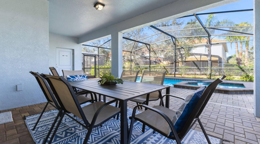 DAVENPORT, Florida 33837, 6 Bedrooms Bedrooms, ,4 BathroomsBathrooms,Residential,For Sale,MISTY OAK,0,MFRO6398522