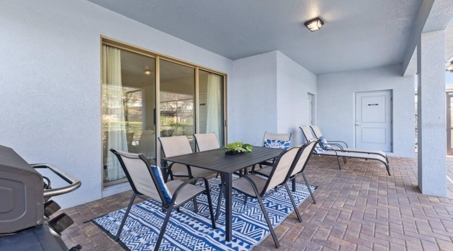DAVENPORT, Florida 33837, 6 Bedrooms Bedrooms, ,4 BathroomsBathrooms,Residential,For Sale,MISTY OAK,0,MFRO6398522