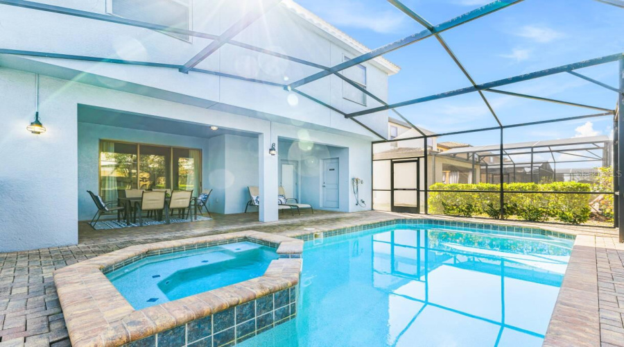 DAVENPORT, Florida 33837, 6 Bedrooms Bedrooms, ,4 BathroomsBathrooms,Residential,For Sale,MISTY OAK,0,MFRO6398522