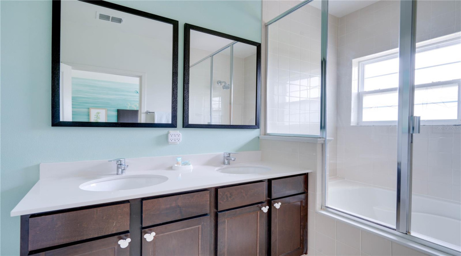 KISSIMMEE, Florida 34746, 2 Bedrooms Bedrooms, ,2 BathroomsBathrooms,Residential,For Sale,TRIUMPH,0,MFRO6338799