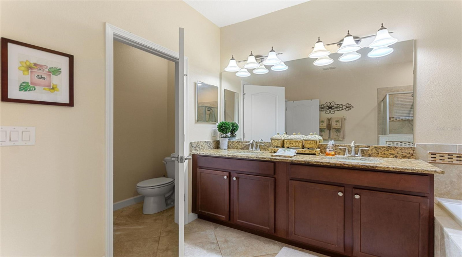 DAVENPORT, Florida 33896, 4 Bedrooms Bedrooms, ,3 BathroomsBathrooms,Residential,For Sale,GLENEAGLES,0,MFRS5147775