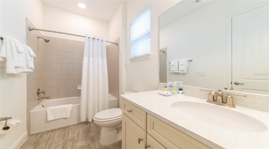 KISSIMMEE, Florida 34747, 3 Bedrooms Bedrooms, ,3 BathroomsBathrooms,Residential,For Sale,LOST SHAKER,0,MFRO6398528