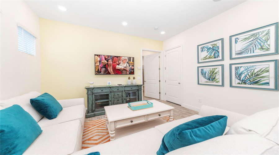 KISSIMMEE, Florida 34747, 3 Bedrooms Bedrooms, ,3 BathroomsBathrooms,Residential,For Sale,LOST SHAKER,0,MFRO6398528