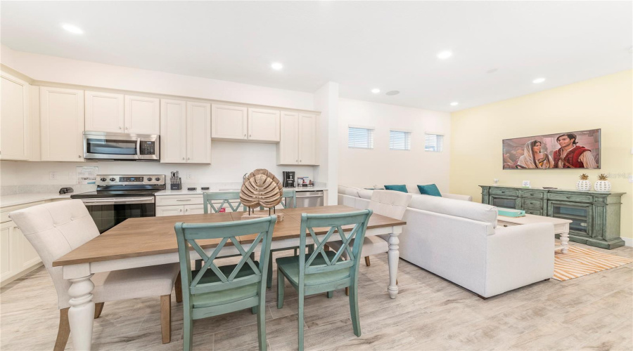 KISSIMMEE, Florida 34747, 3 Bedrooms Bedrooms, ,3 BathroomsBathrooms,Residential,For Sale,LOST SHAKER,0,MFRO6398528