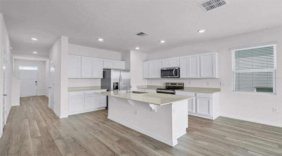 DAVENPORT, Florida 33837, 3 Bedrooms Bedrooms, ,2 BathroomsBathrooms,Residential,For Sale,OLYMPIC,0,MFRO6382253