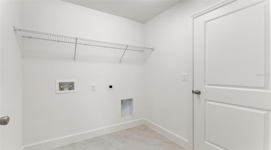 DAVENPORT, Florida 33896, 3 Bedrooms Bedrooms, ,2 BathroomsBathrooms,Residential,For Sale,WESTSIDE HILLS DR,0,MFRS5147767