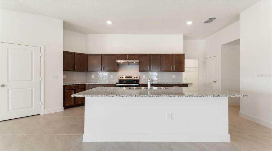 DAVENPORT, Florida 33896, 3 Bedrooms Bedrooms, ,2 BathroomsBathrooms,Residential,For Sale,WESTSIDE HILLS DR,0,MFRS5147767