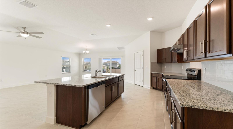 DAVENPORT, Florida 33896, 3 Bedrooms Bedrooms, ,2 BathroomsBathrooms,Residential,For Sale,WESTSIDE HILLS DR,0,MFRS5147767