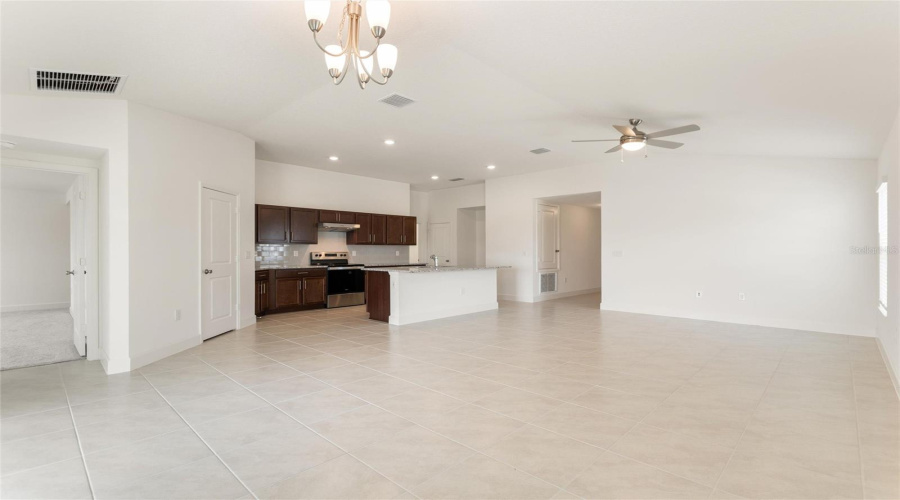 DAVENPORT, Florida 33896, 3 Bedrooms Bedrooms, ,2 BathroomsBathrooms,Residential,For Sale,WESTSIDE HILLS DR,0,MFRS5147767