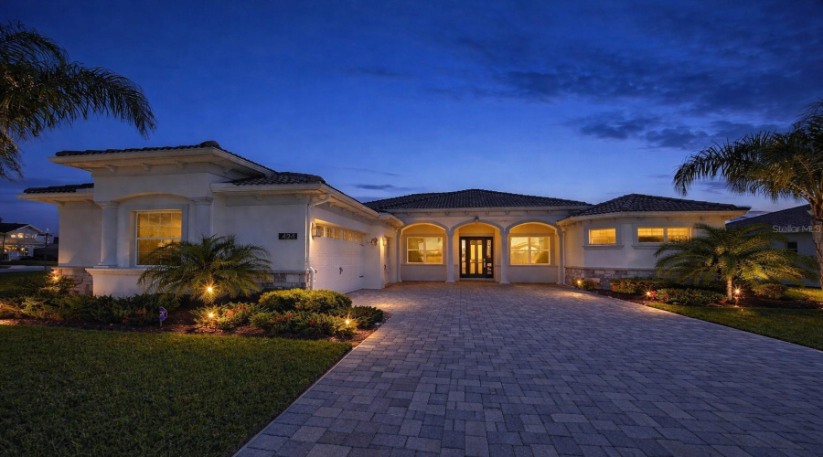 DAVENPORT, Florida 33896, 4 Bedrooms Bedrooms, ,3 BathroomsBathrooms,Residential,For Sale,OLYMPIC CLUB BLVD,0,MFRS5147770